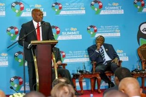 Tony Elumelu Os países de África, das Caraíbas e do Pacífico precisam de melhorar o ambiente de negócios para impulsionar a industrialização e a criação de riqueza